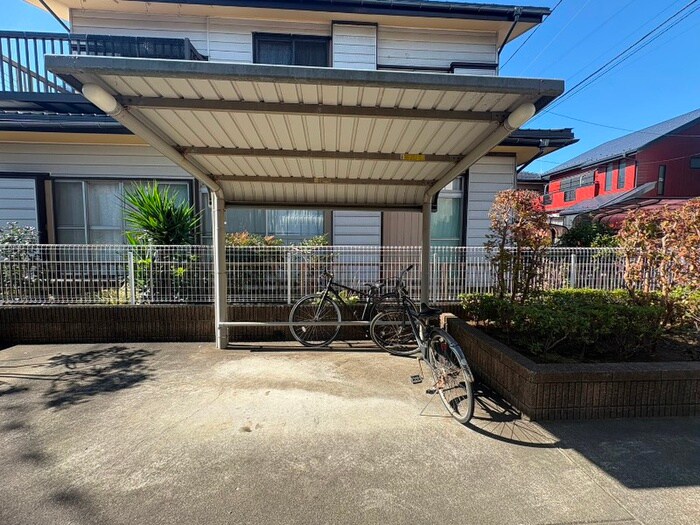 物件外観写真6　(駐輪場)