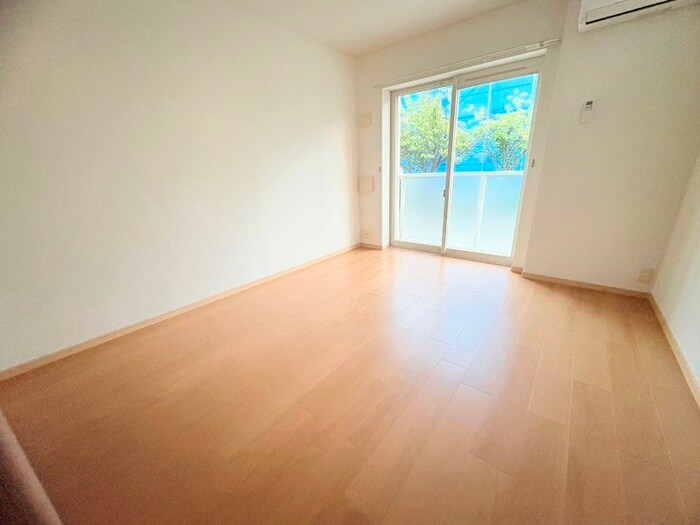 物件内観写真10　(居室)