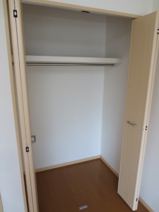 物件内観写真12　(収納)