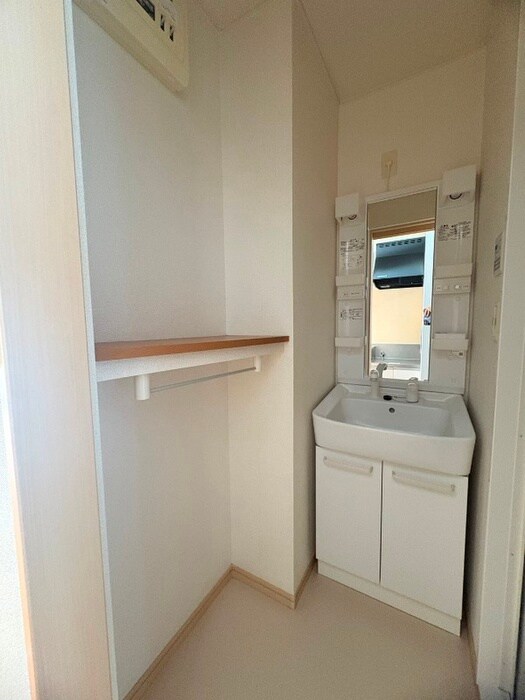 物件内観写真13　(洗面)