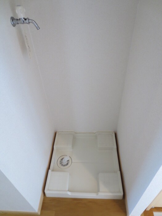 物件内観写真15　(洗濯機置場)