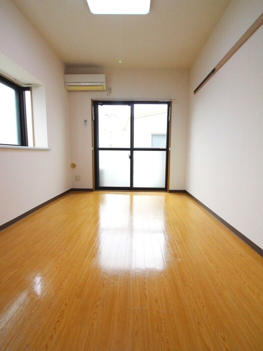 物件内観写真9　(居室)