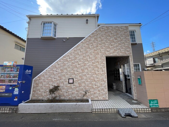 物件外観写真2　(エントランス部分)