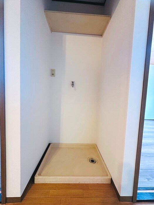 物件内観写真12　(洗濯機置場)