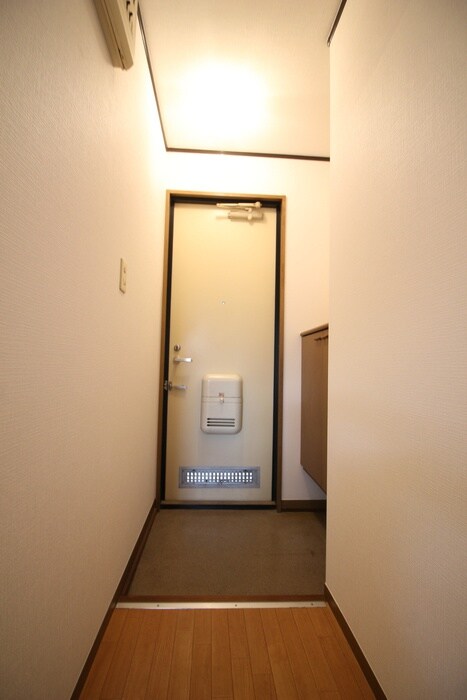 物件内観写真15　(玄関)