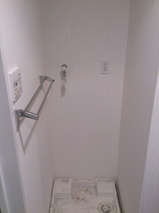 物件内観写真8　(洗濯機置場)