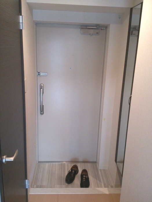 物件内観写真11　(玄関)