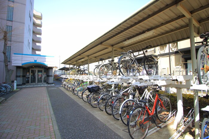 物件外観写真4　(駐輪場)