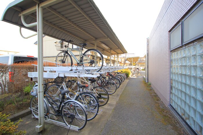 物件外観写真6　(駐輪場)