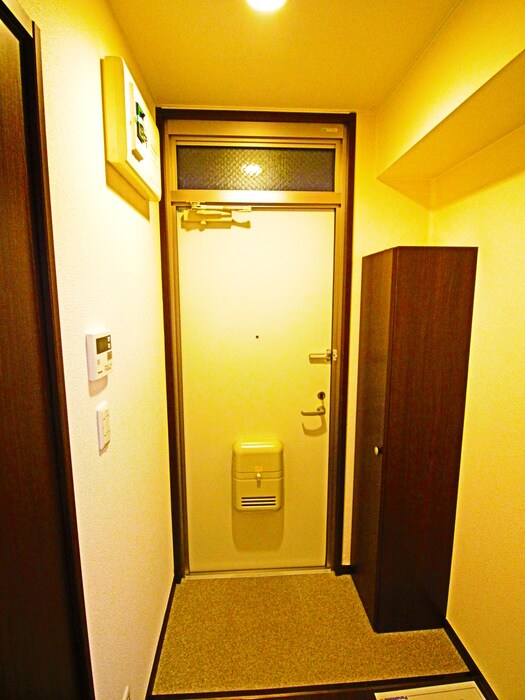 物件内観写真17　(玄関)