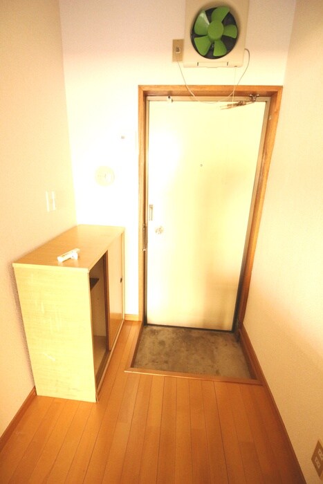 物件内観写真14　(玄関)