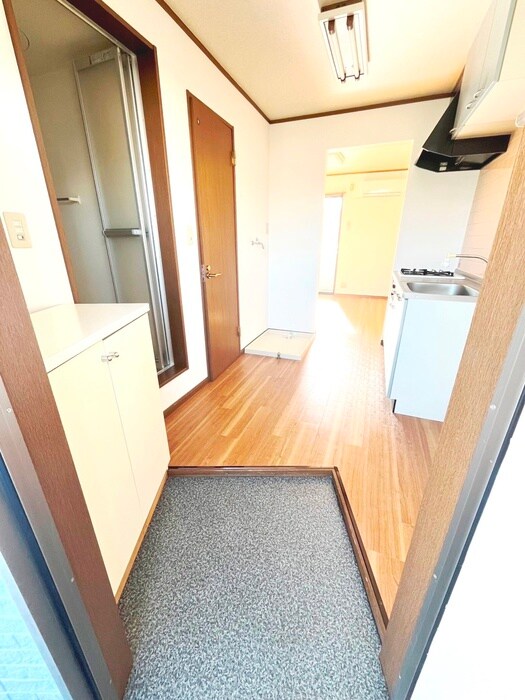 物件内観写真14　(玄関)