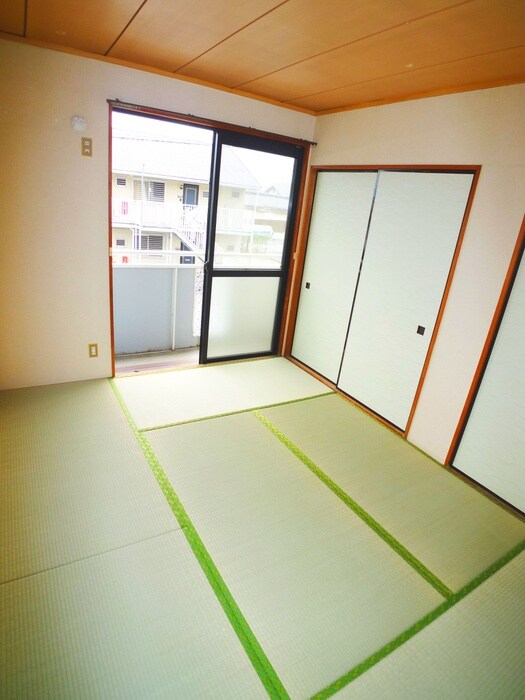 物件内観写真9　(室内からの展望)