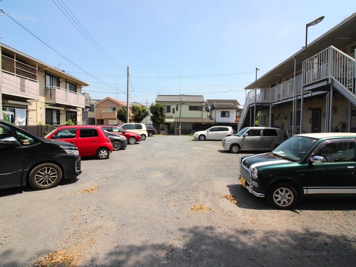 物件外観写真4　(駐車場)