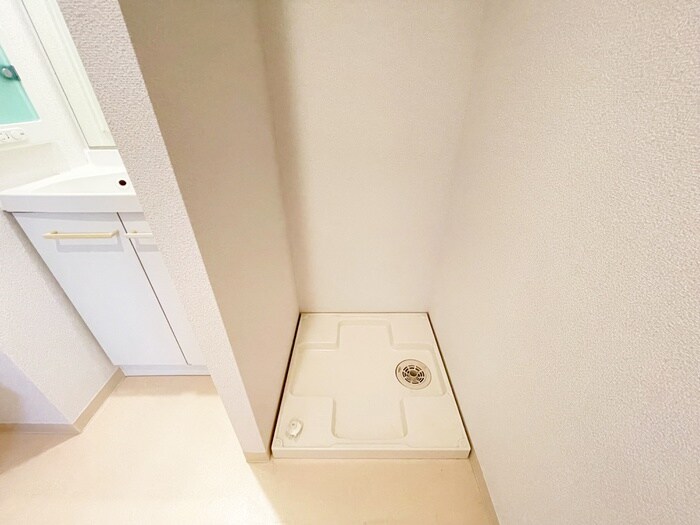 物件内観写真16　(洗濯機置場)