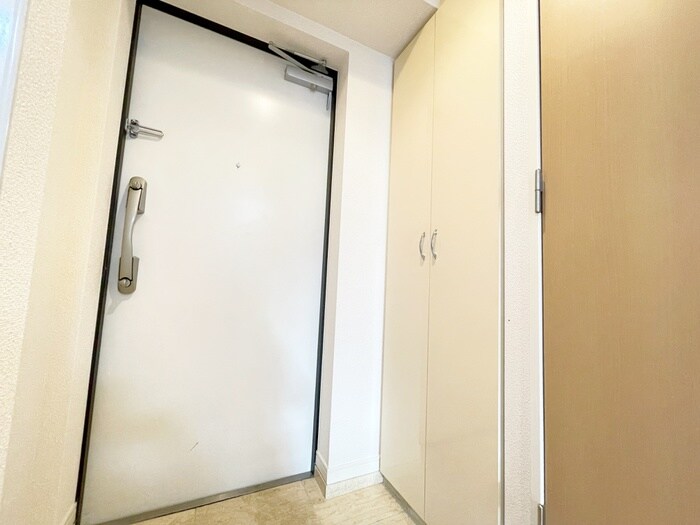 物件内観写真18　(玄関)
