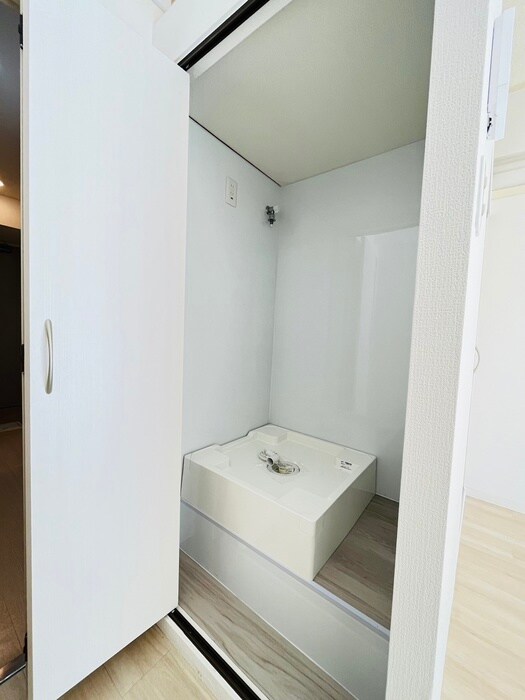 物件内観写真13　(洗濯機置場)