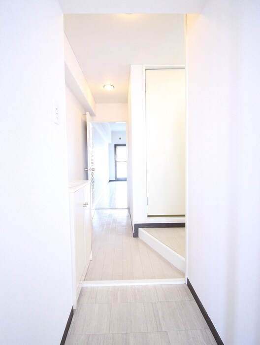 物件内観写真14　(玄関)