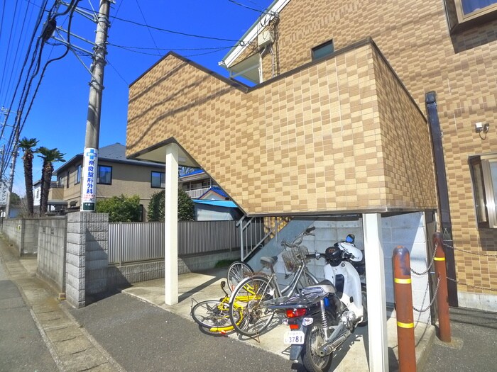 物件外観写真4　(駐輪場)
