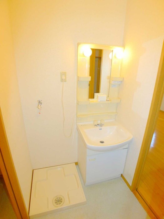 物件内観写真19　(洗濯機置場)