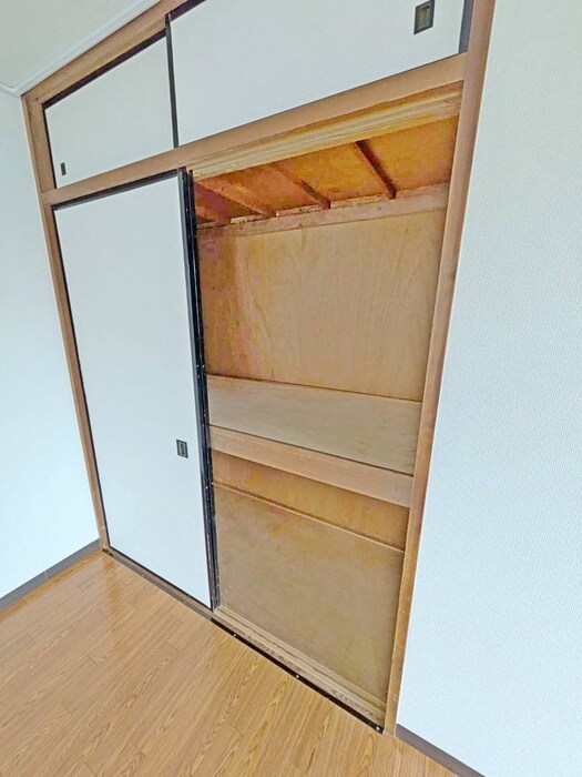 物件内観写真6　(収納)