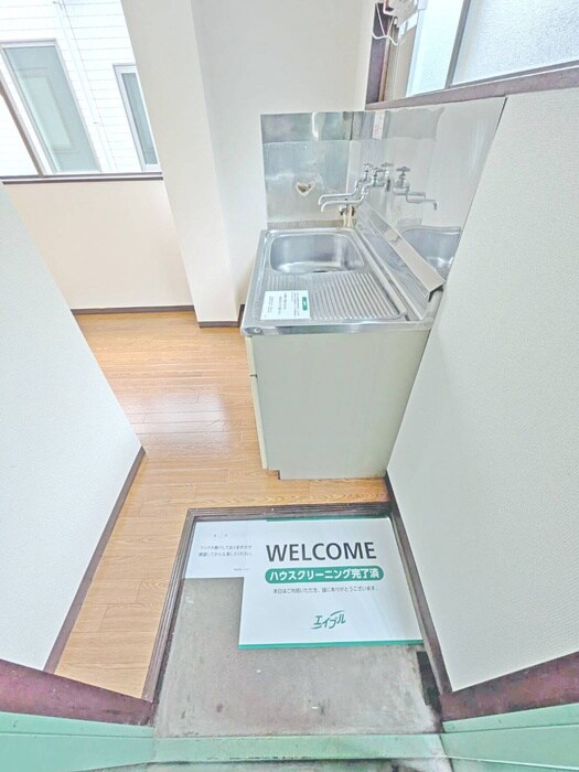 物件内観写真12　(玄関)