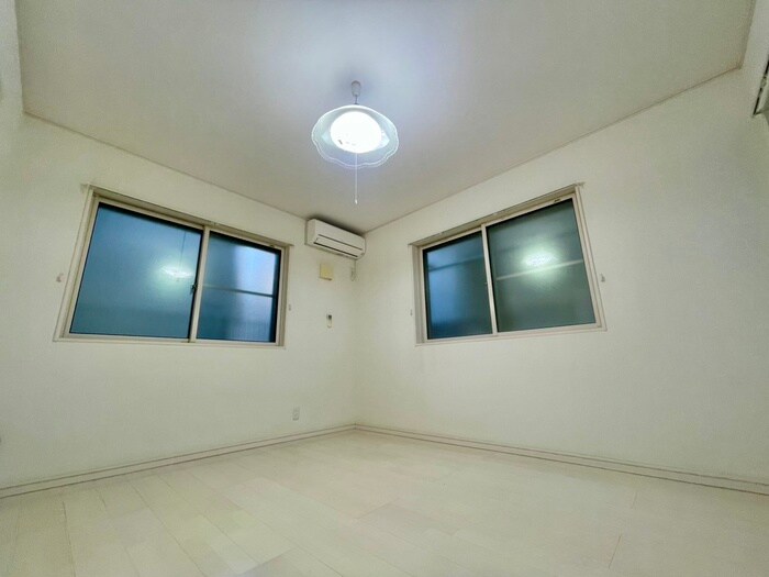 物件内観写真2　(居室)