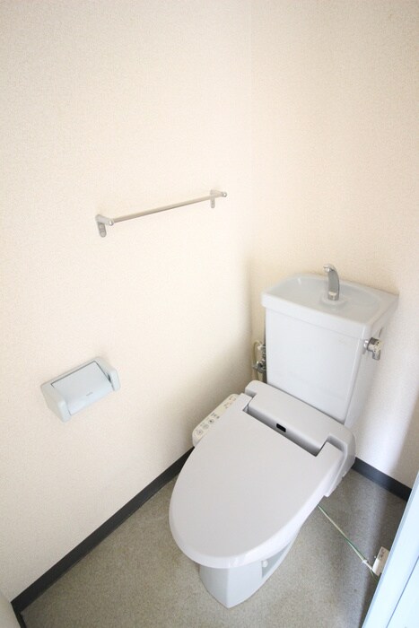 物件内観写真14　(トイレ)