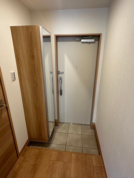 物件内観写真7　(玄関)