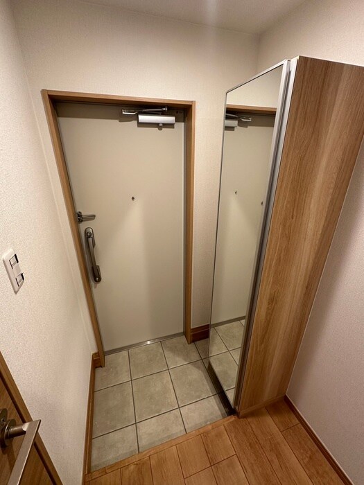 物件内観写真7　(玄関)