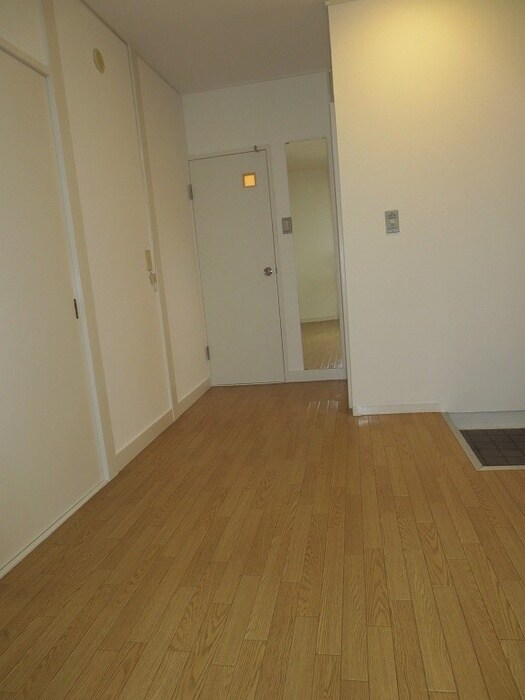 物件内観写真20　(廊下)