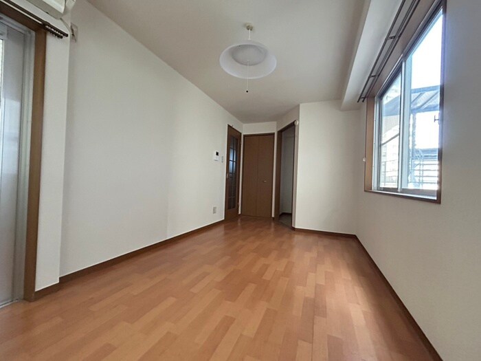 物件内観写真9　(居室)