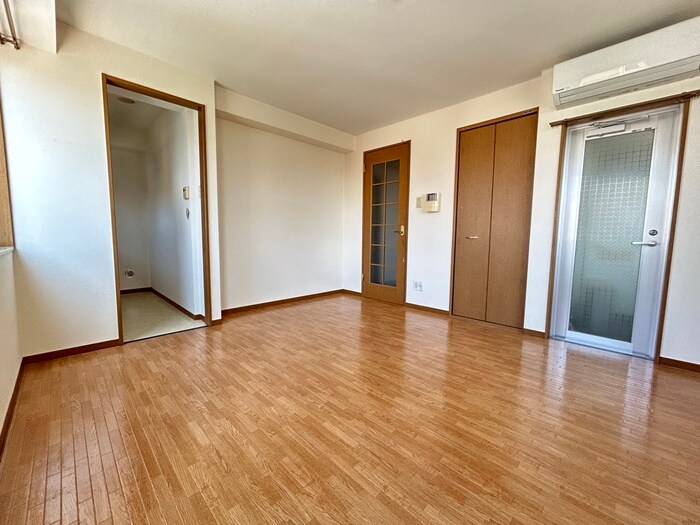 物件内観写真10　(居室)