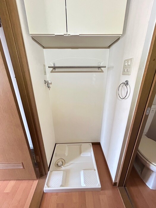 物件内観写真15　(洗濯機置場)