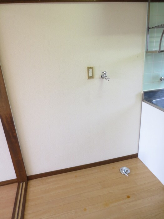 物件内観写真13　(洗濯機置場)