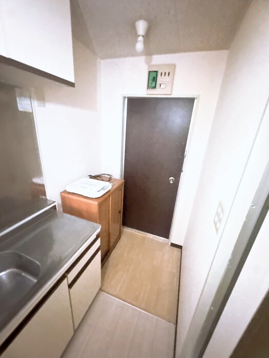 物件内観写真7　(玄関)