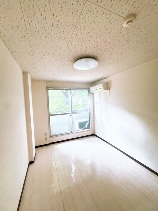 物件内観写真13　(居室)