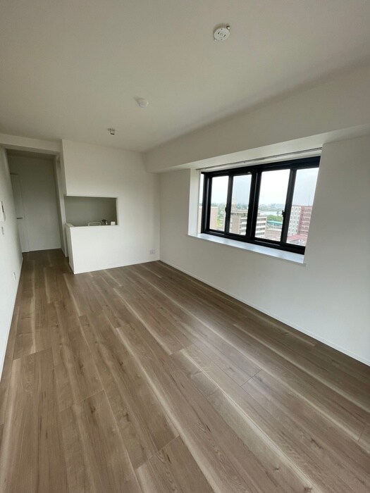 物件内観写真8　(廊下)