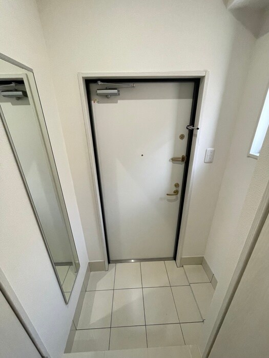 物件内観写真18　(玄関)
