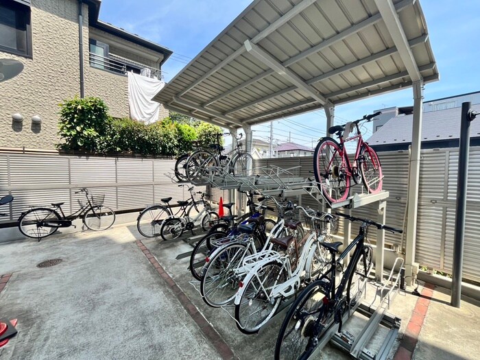 物件外観写真5　(駐輪場)