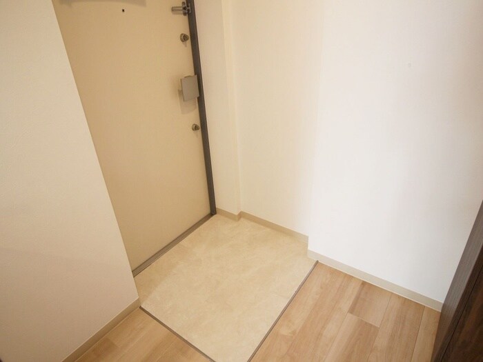 物件内観写真16　(玄関)