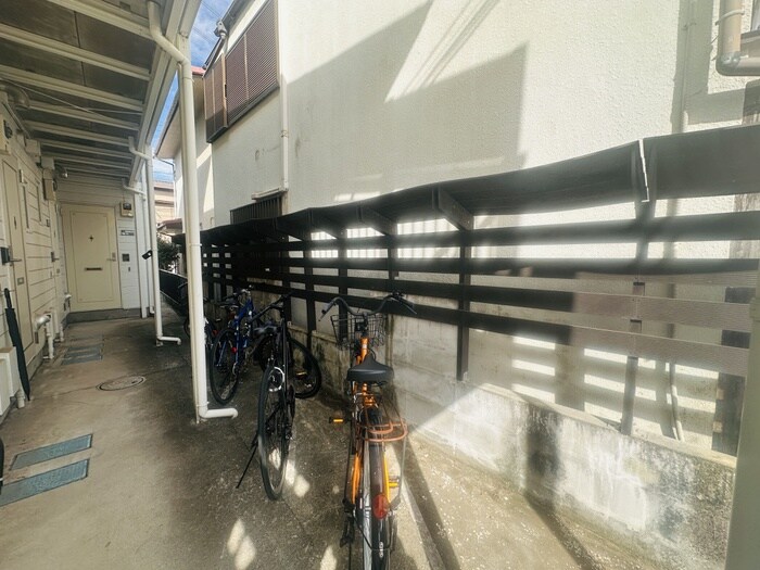 物件外観写真3　(駐輪場)