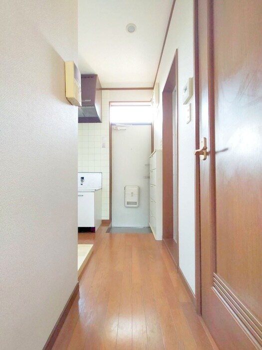 物件内観写真9　(廊下)