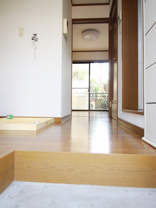 物件内観写真12　(廊下)