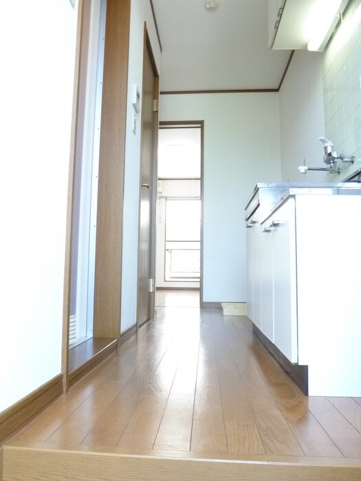 物件内観写真14　(廊下)