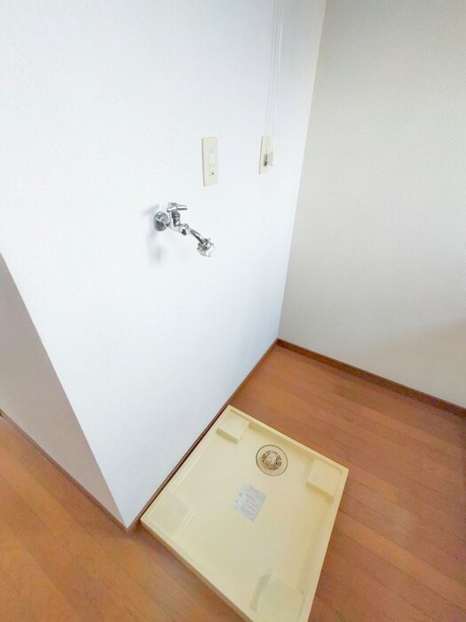 物件内観写真15　(洗濯機置場)