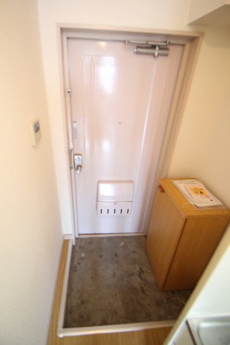 物件内観写真7　(玄関)