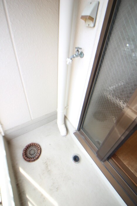 物件内観写真13　(洗濯機置場)