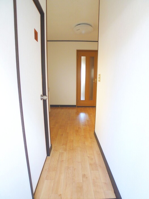 物件内観写真21　(廊下)