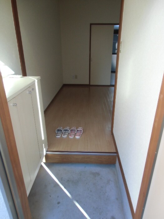 物件内観写真10　(玄関)